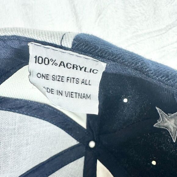 Dallas Cowboys Vintage Star Hat Hook and Loop Closure - Picture 5 of 5